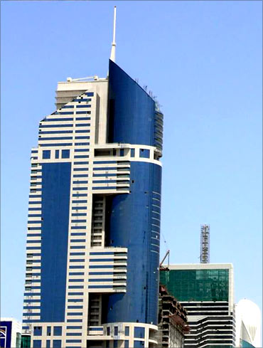 Designed by architect Al Hashemi, HHHR tower is the third tallest residential building in Dubai, and fourth tallest residential building in the world.