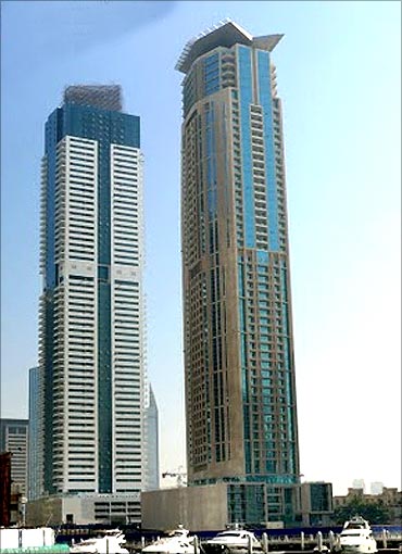 Designed by Dar Al-Handasah (Shair and Partners), the Mag 218 Tower with 534 rooms was constructed in 4 years