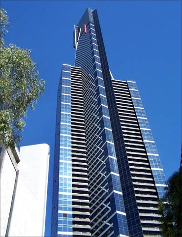 Designed by Melbourne architectural firm Fender Katsalidis, the tower was built by Grocon Eureka Tower.